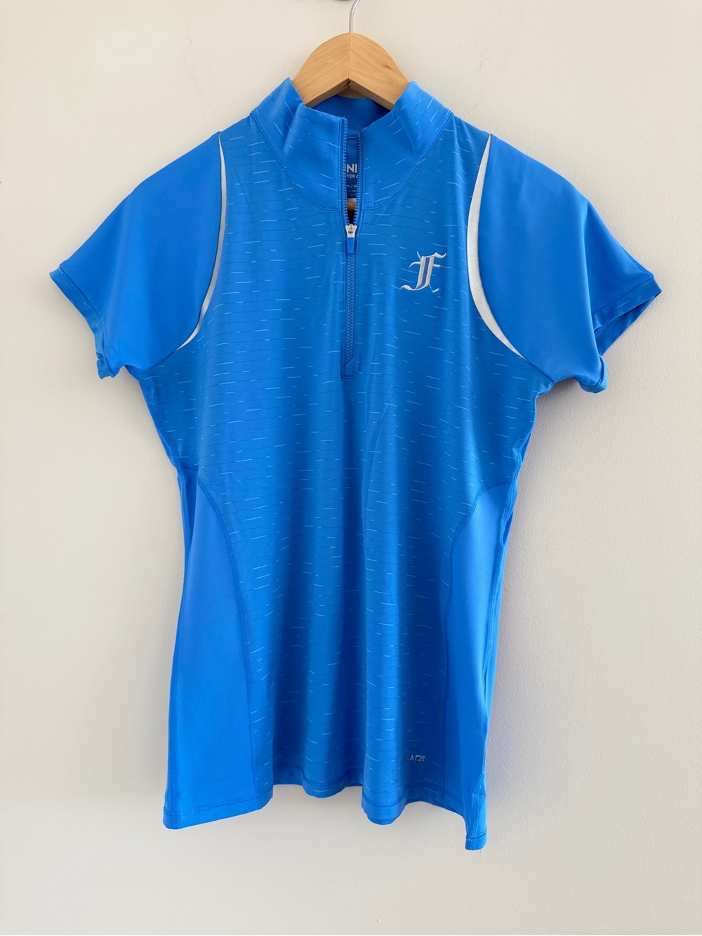 NWT Annika Cutter & Buck Womens Golf Shirt Medium DryTec UPF 50+ Friars Club